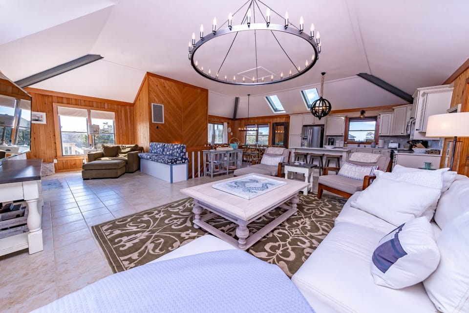 Duck Diamond - Sanderling, Ocean View, 95 Yds to Beach, Hot Tub, Sauna, Community Pool House in Sanderling