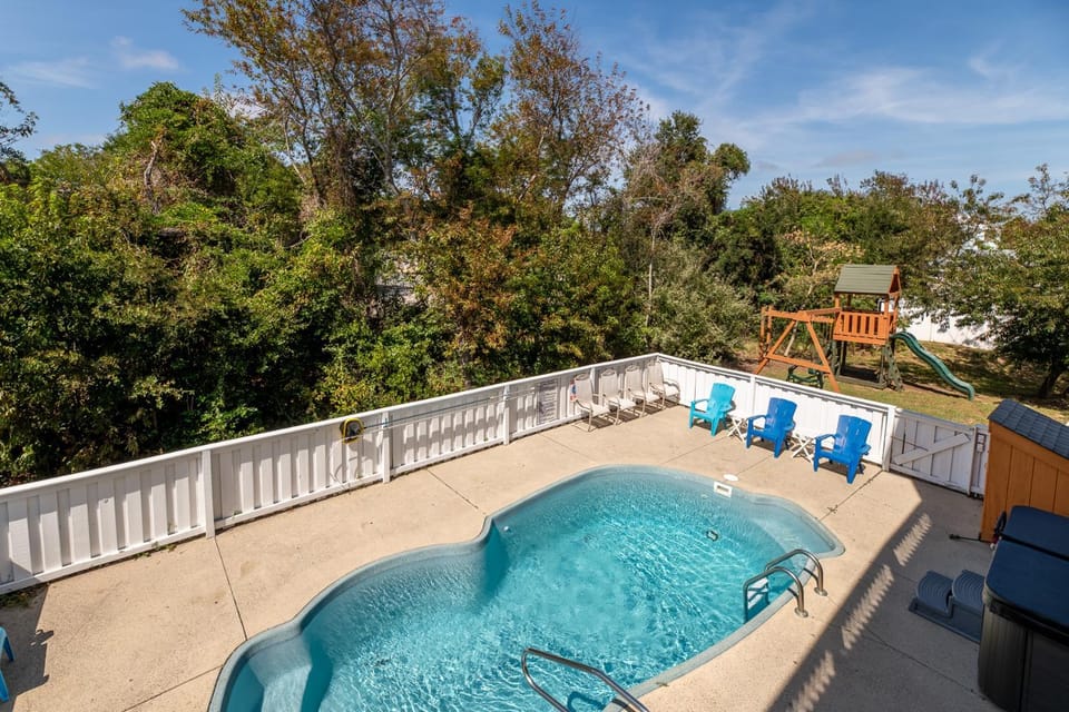 Casa Bella - Duck, Bayberry Bluffs, Ocean View, 500 Yds to Beach, Pool, Hot Tub, Playset, Pets OK House in Duck