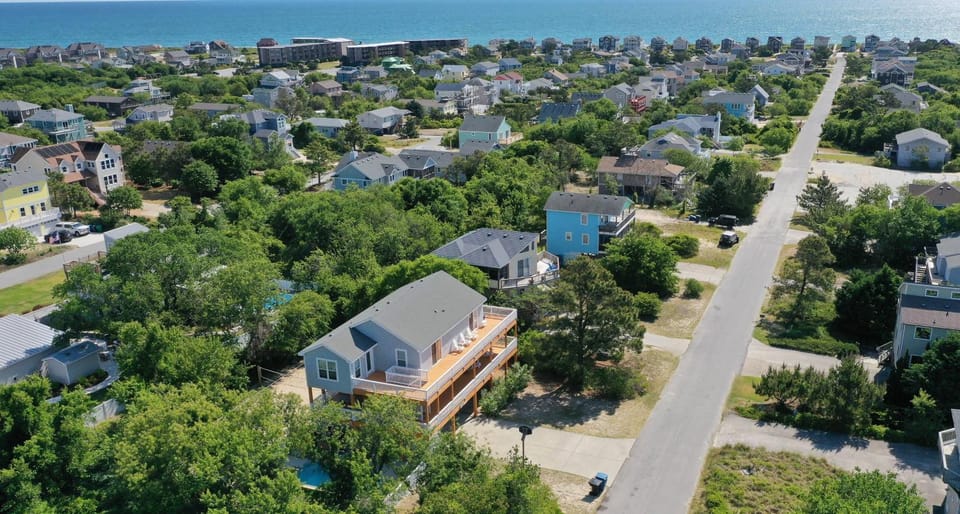 Casa Bella - Duck, Bayberry Bluffs, Ocean View, 500 Yds to Beach, Pool, Hot Tub, Playset, Pets OK House in Duck