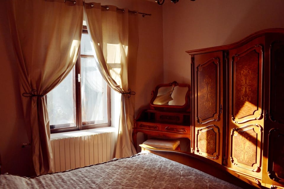 Bed, Garden view