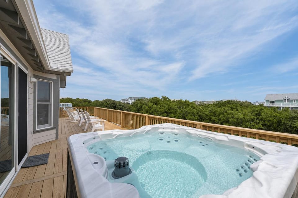 Rookery - Corolla, Whalehead, 395 Yds to Beach, Ocean View, Pool, Hot Tub, Pets OK, Flex Stays House in Corolla