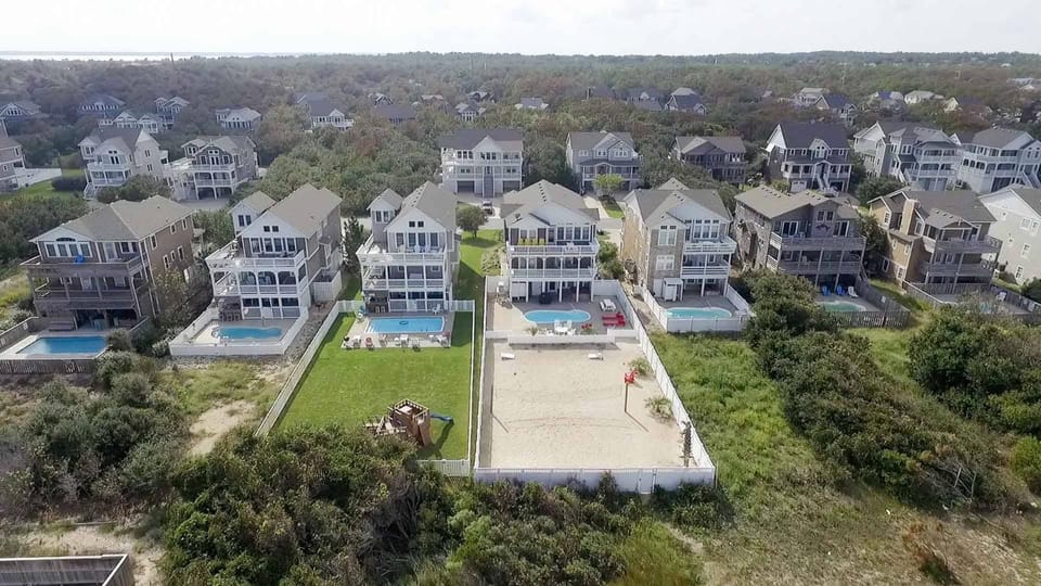 Dove Ocean - Old Nags Head Place, 350 Yds to Beach, Elevator, Pool, Hot Tub, Outdoor Kitchen House in Nags Head