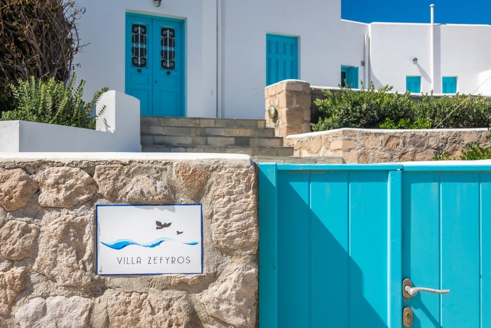 Villa Zefyros House in Milos
