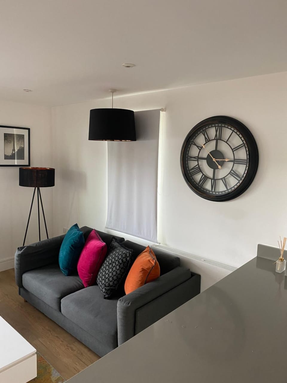 PRESTIGE 2 BED BALCONY APARTMENT Apartment in London