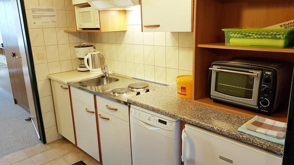 Coffee/tea facilities, Kitchen or kitchenette