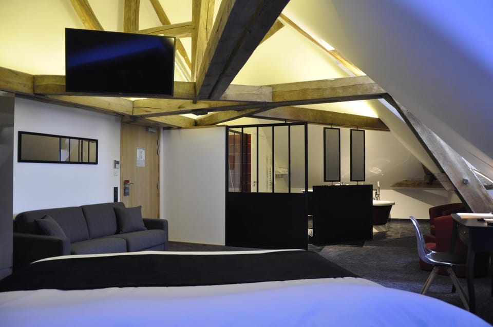 Communal lounge/ TV room, Seating area, Bedroom
