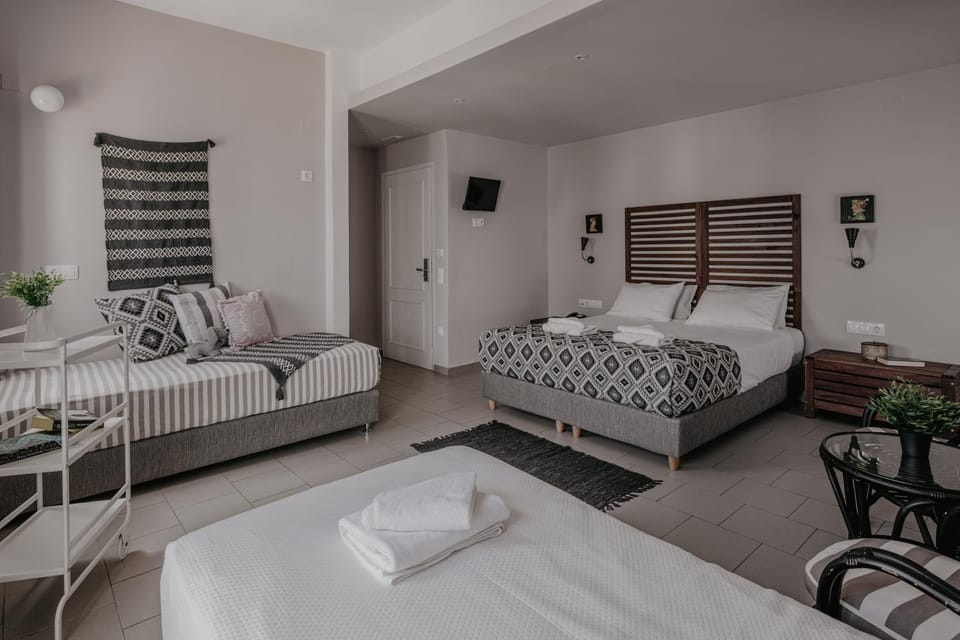 Bed, Photo of the whole room, towels