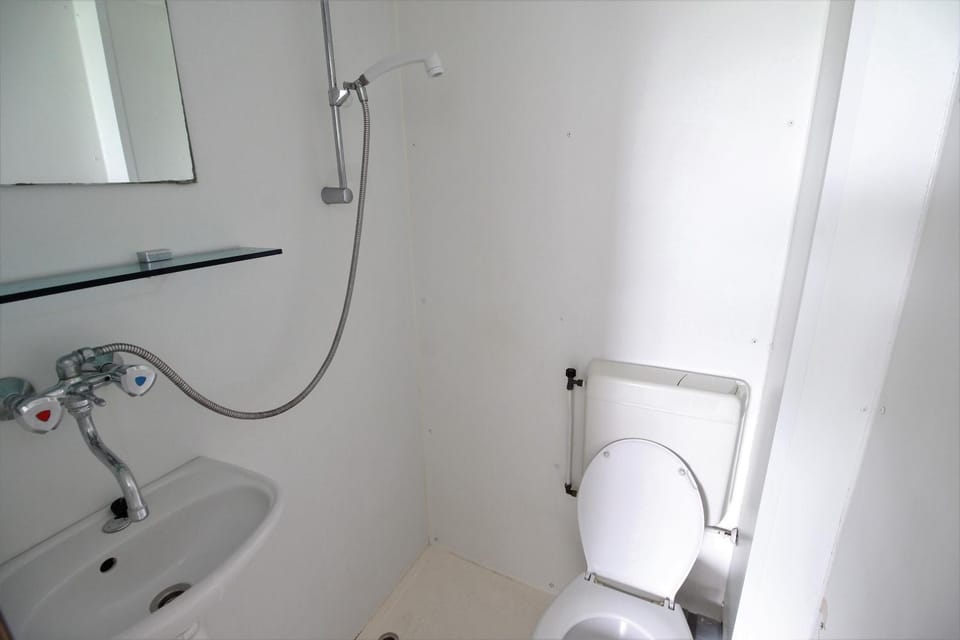 Shower, Decorative detail