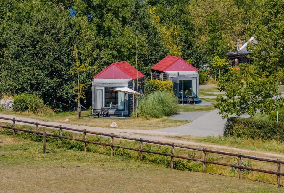 Property building, Natural landscape, Summer, Location