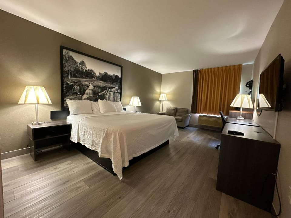 Super 8 by Wyndham Piedmont Greenville Area Motel in South Carolina