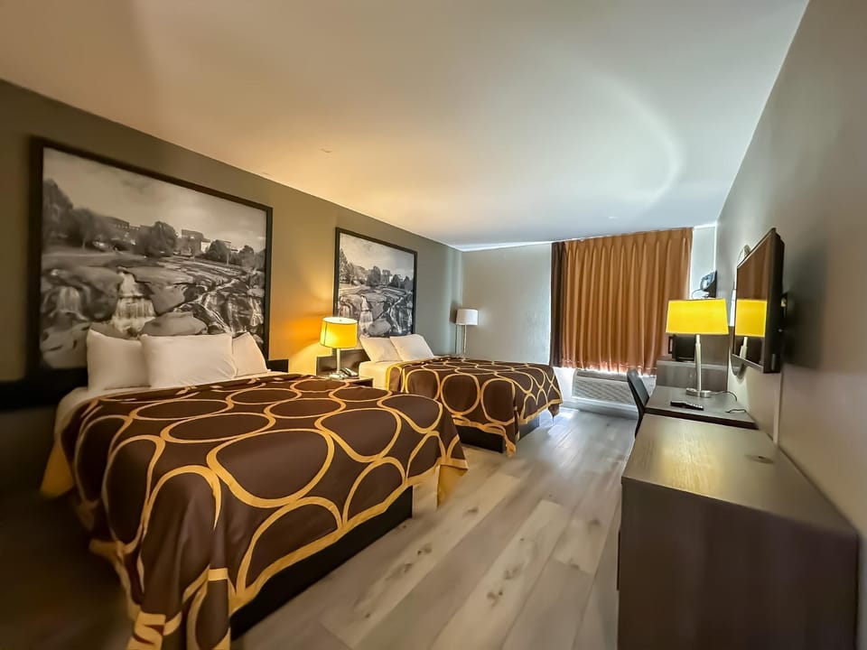 Super 8 by Wyndham Piedmont Greenville Area Motel in South Carolina