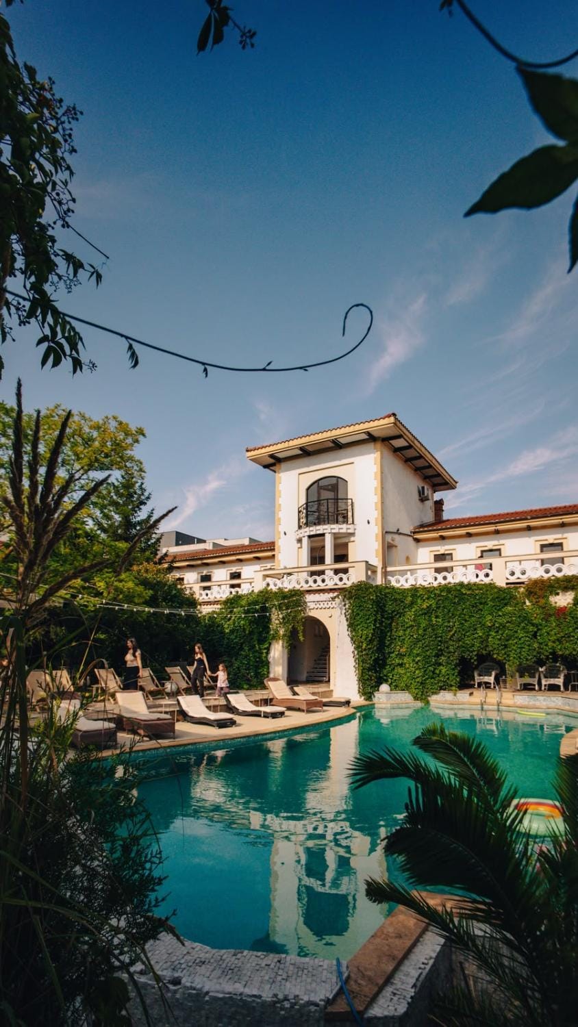 Property building, Day, Garden view, Pool view, Swimming pool