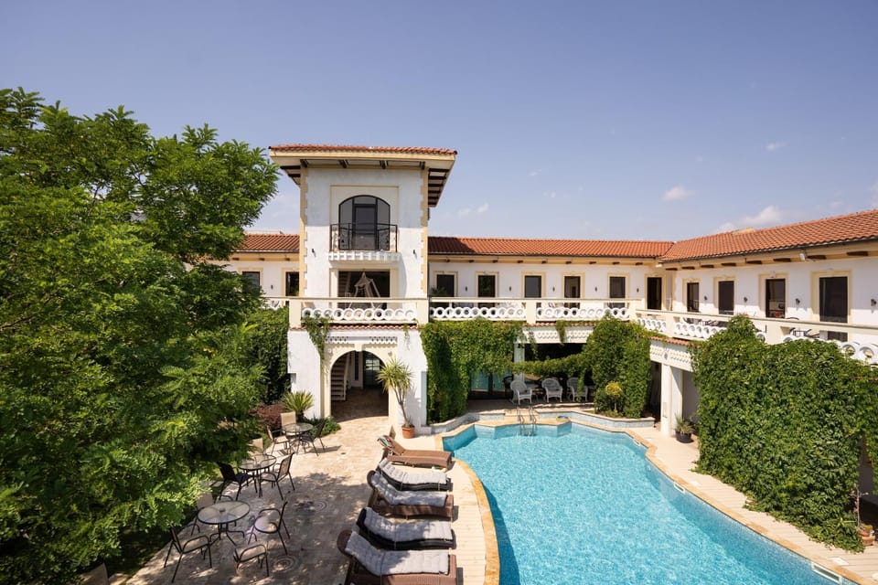 Property building, Pool view