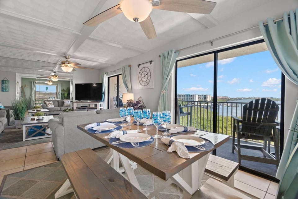 508 Bayshores Yacht Tennis Club House in Indian Shores