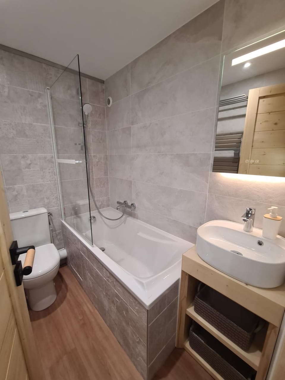 Toilet, Bathroom, Bath