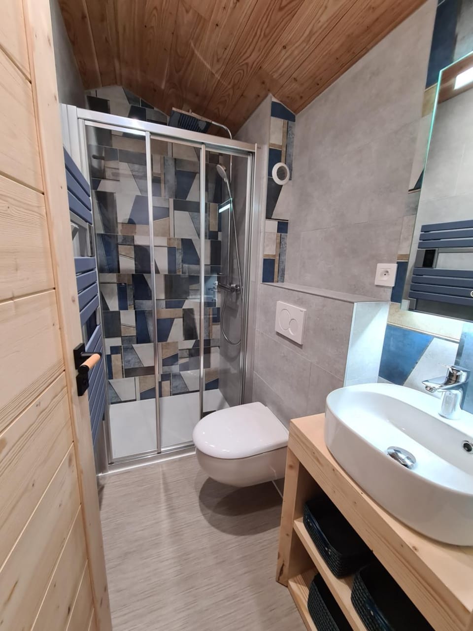 Shower, Toilet, Bathroom