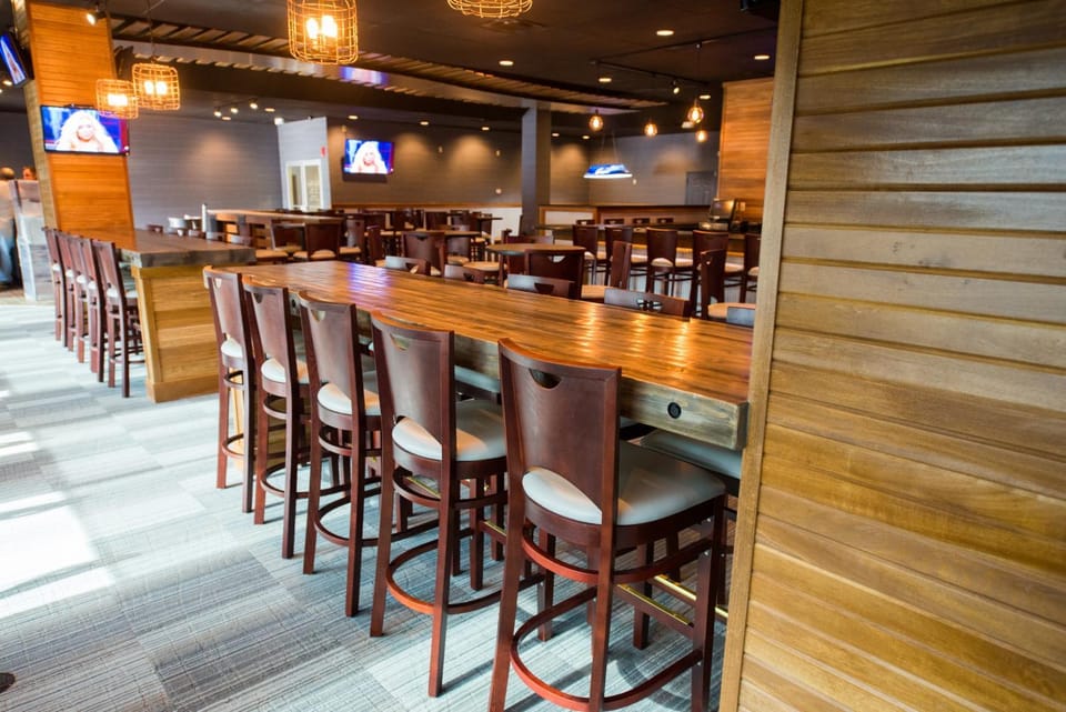 Restaurant/places to eat, Lounge or bar, American breakfast, Lunch, Dinner