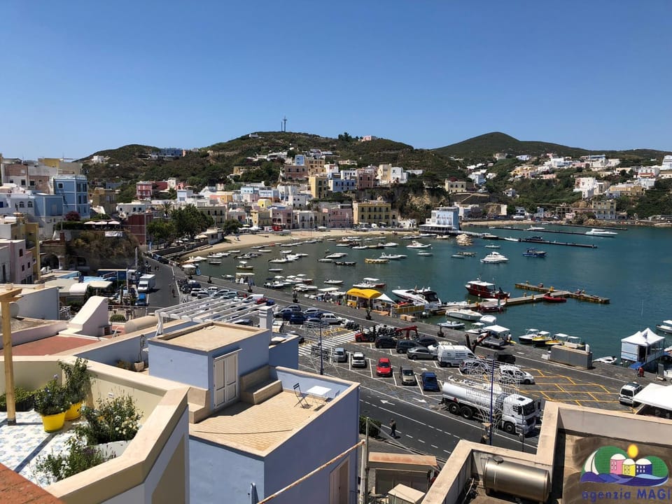 Magi - Bellavista Apartment in Ponza