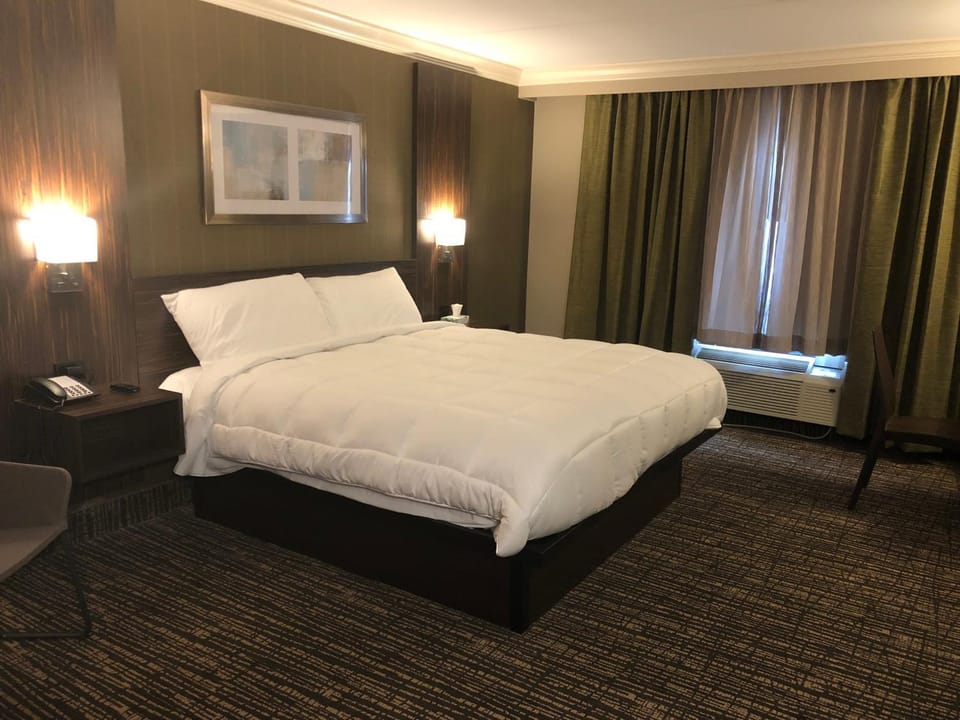 Bed, Photo of the whole room, Decorative detail