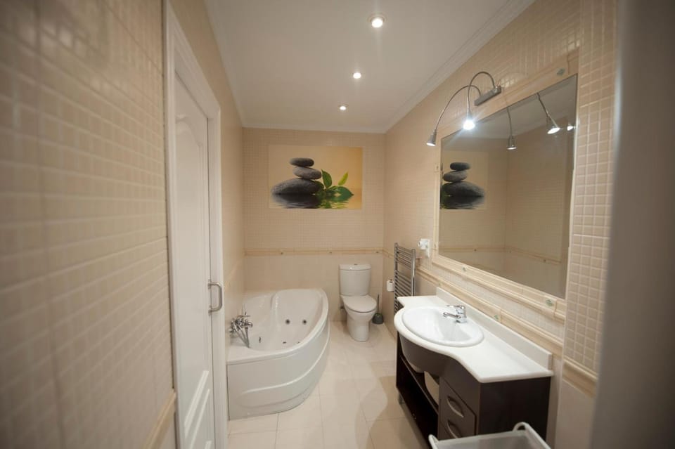 Bathroom, Living room