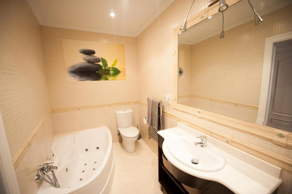 Bathroom, Living room