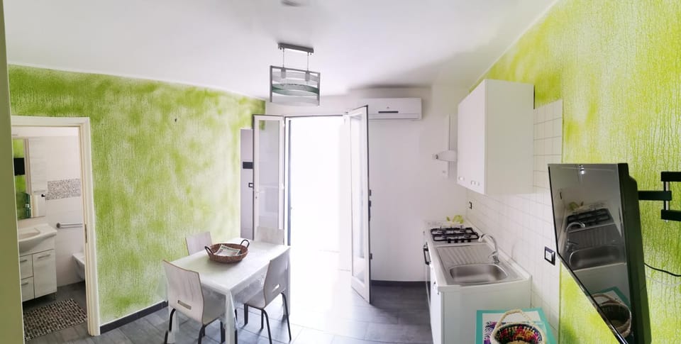 Sun Home Apartment in Apulia