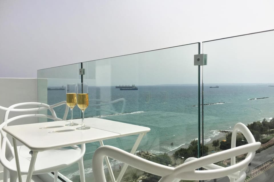 Spring, Natural landscape, Balcony/Terrace, Decorative detail, Beach, On site