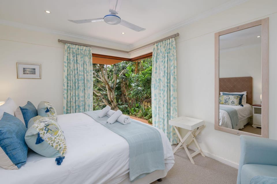 Bed, Photo of the whole room, Bedroom, Garden view, fireplace