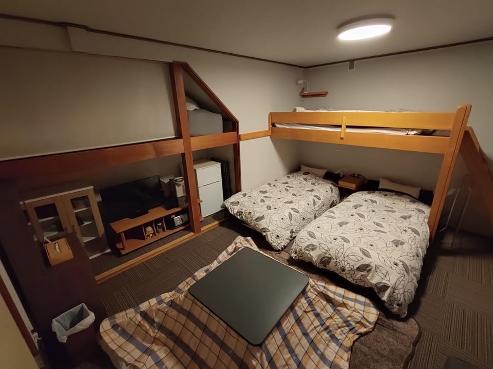 Bed, Photo of the whole room