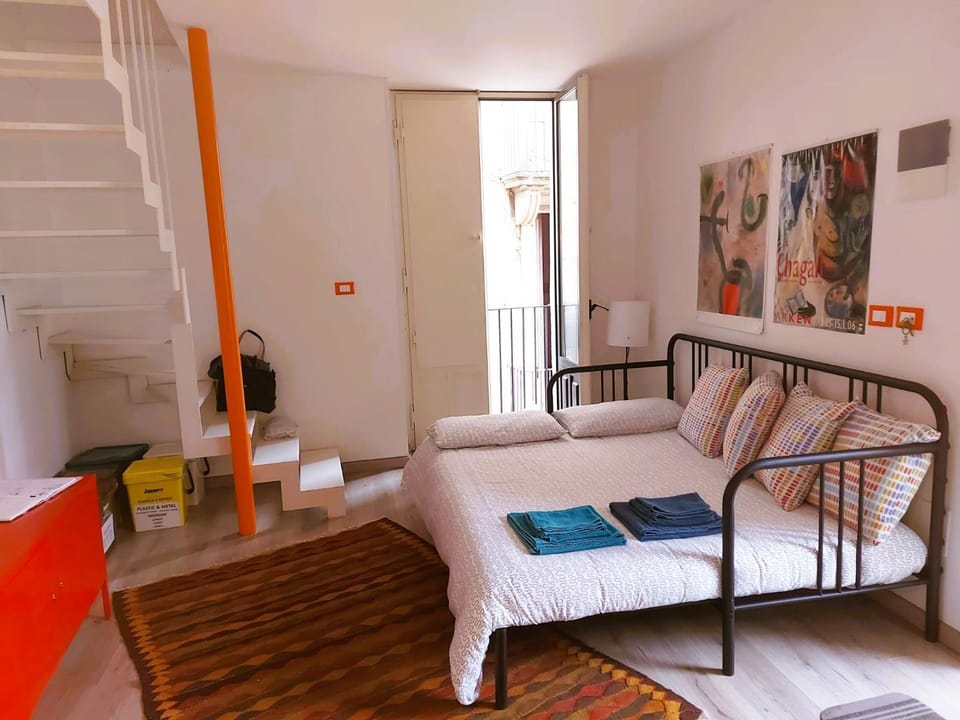 Bed, Living room