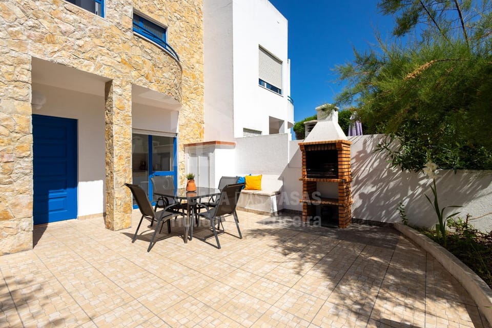 Casa do Sol by AcasaDasCasas House in Ericeira