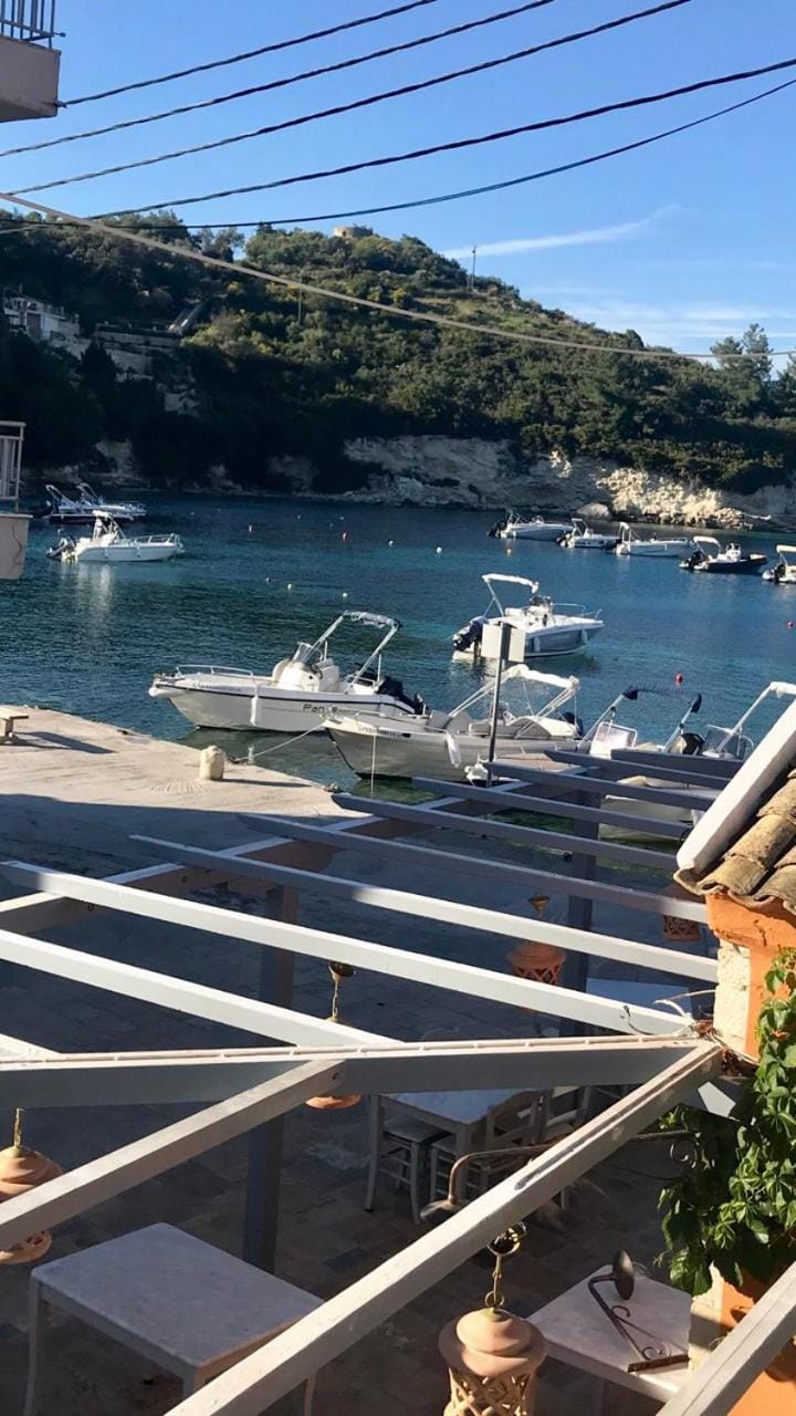 Sea view, Location