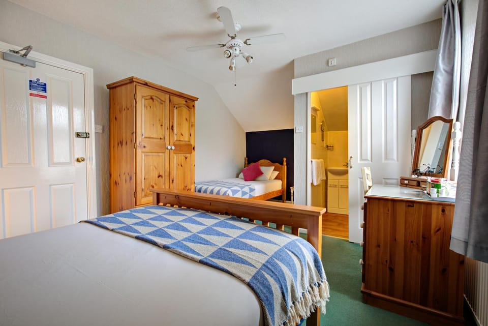 Bedroom, Family