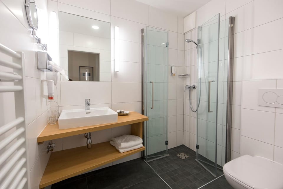 Shower, Bathroom, Decorative detail
