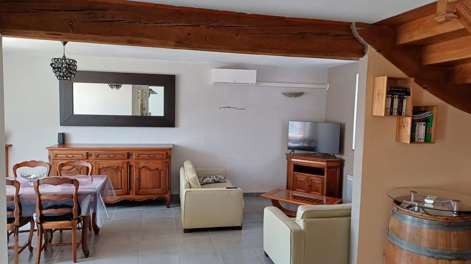 Living room, air conditioner