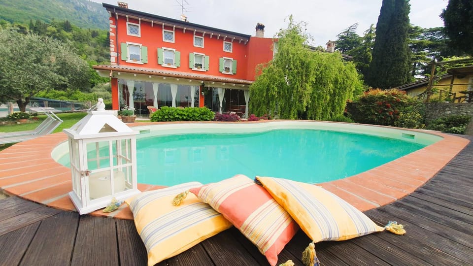 Property building, Swimming pool, Breakfast