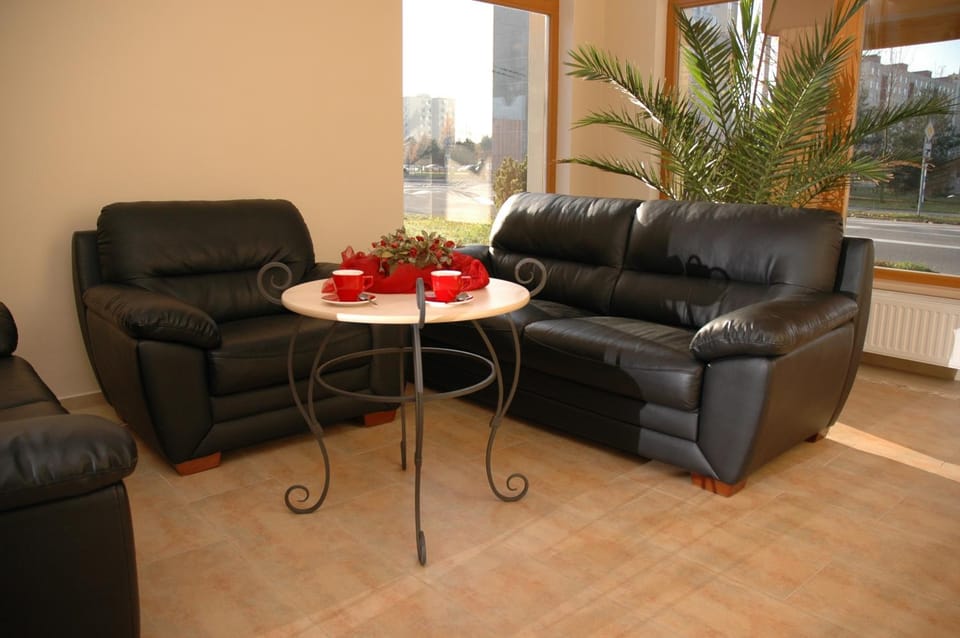 Day, Living room