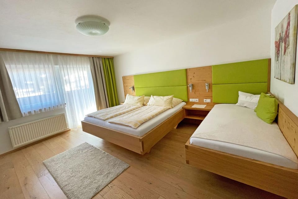 Bed, Photo of the whole room, Bedroom, Family, Family