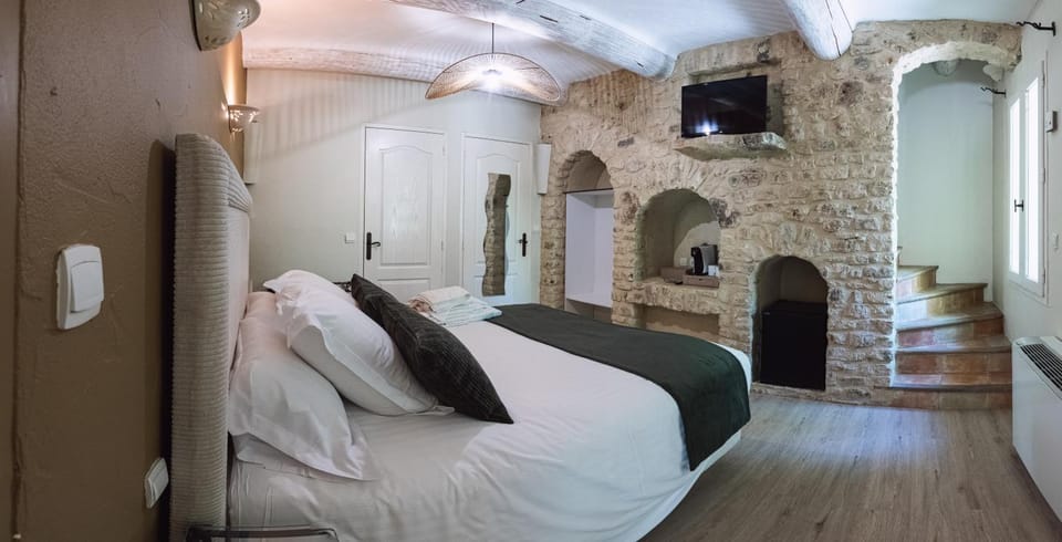 TV and multimedia, Coffee/tea facilities, Photo of the whole room, Bedroom