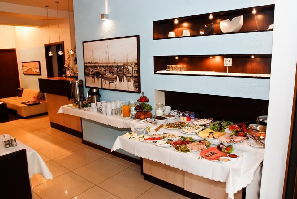 Food and drinks, Food, Breakfast, Buffet breakfast, Drinks