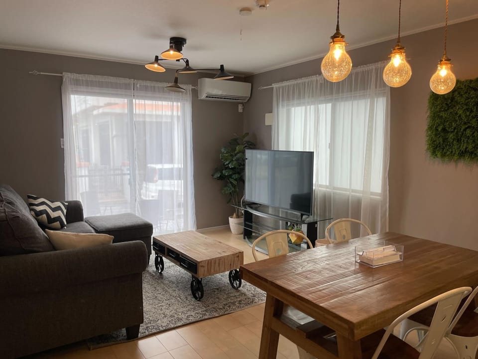Living room, Dining area