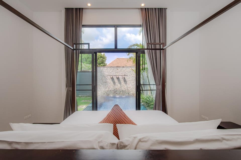 Bed, Bedroom, Pool view