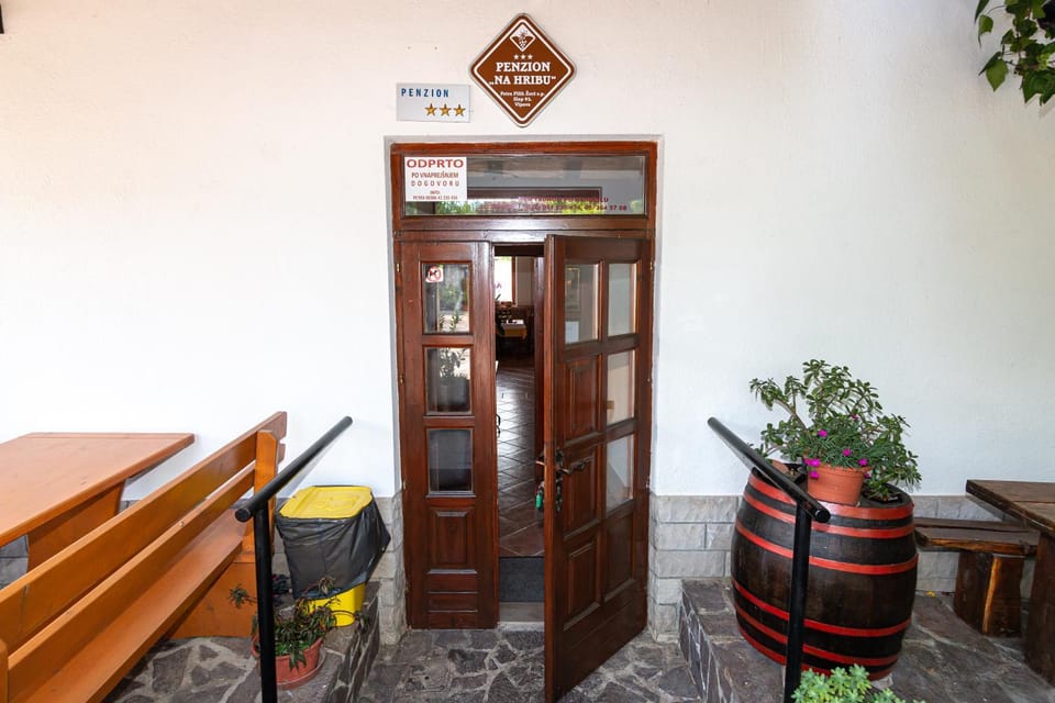 Facade/entrance