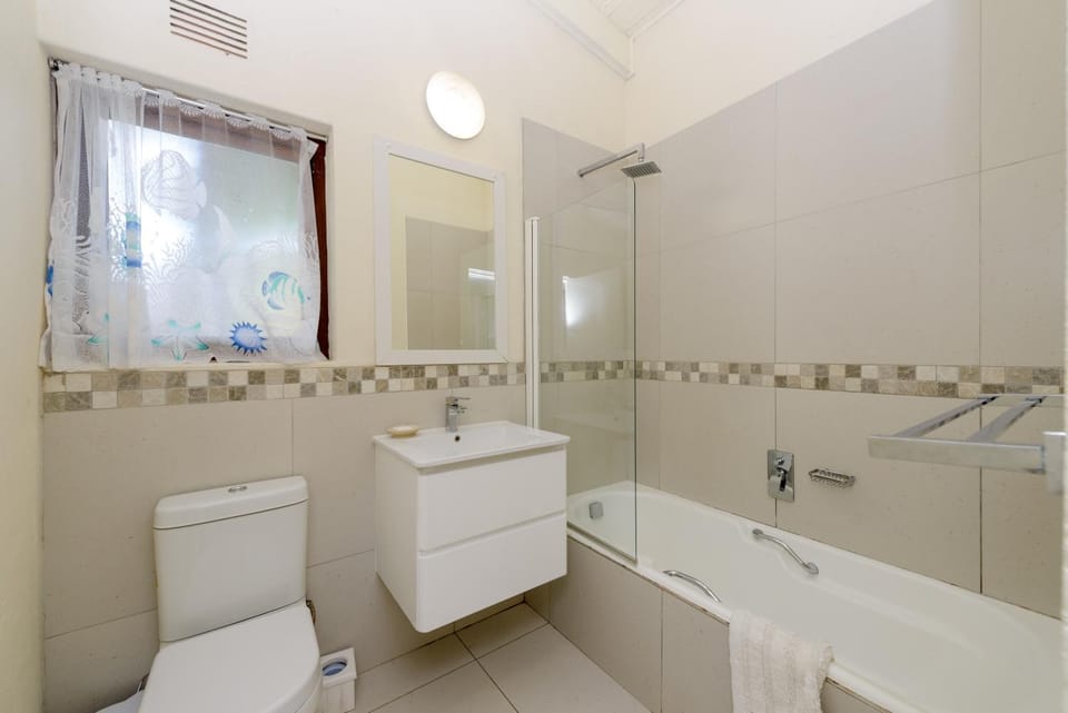 Shower, Toilet, Bathroom, Bath