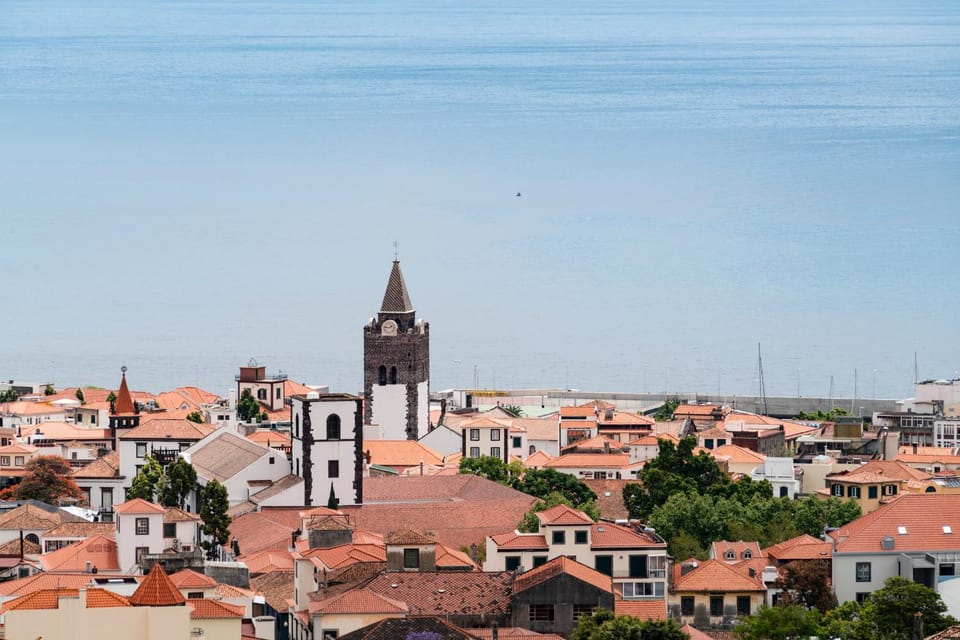 View (from property/room), City view, Landmark view, Sea view