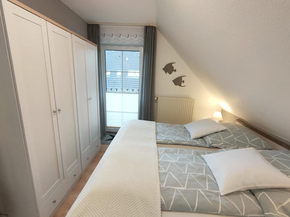 Bed, Bedroom, wardrobe