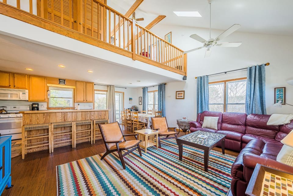 Coffee to Cocktails - Duck, Ocean Dunes, Ocean View, 400 Yds to Beach, Hot Tub, Pets OK House in Duck