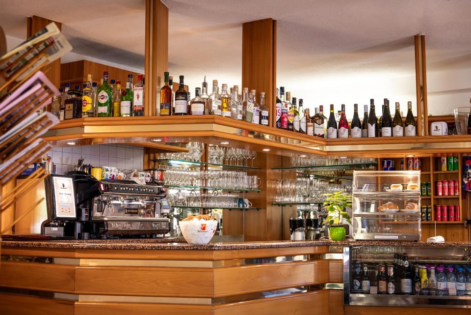 Lounge or bar