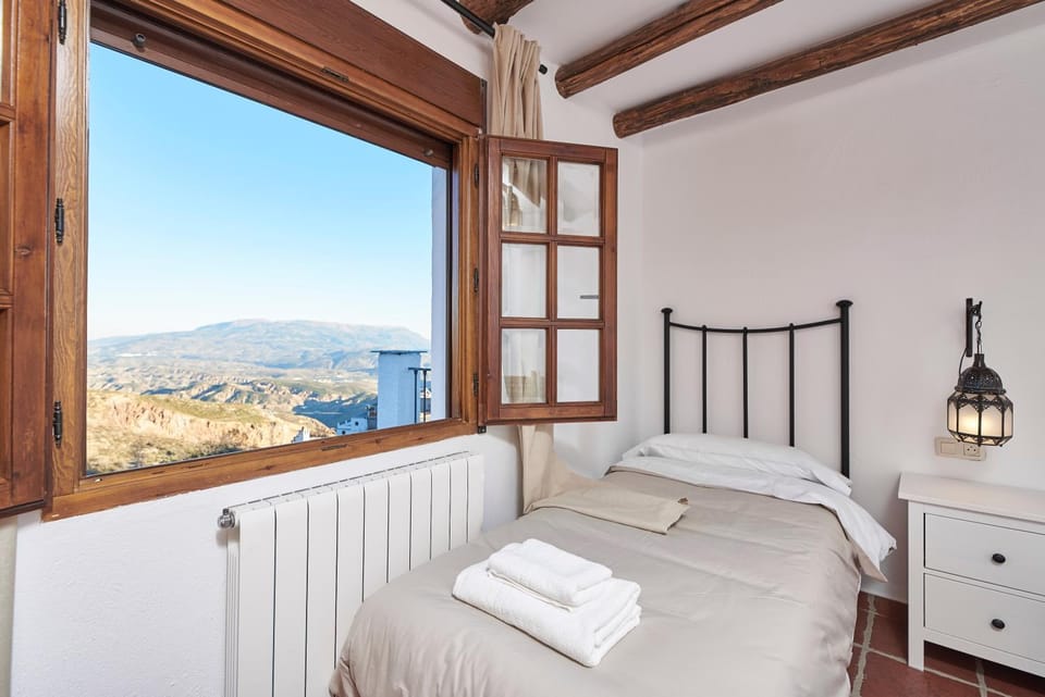 La Almunia de la Alpujarra Apartment in Alpujarra Granadina