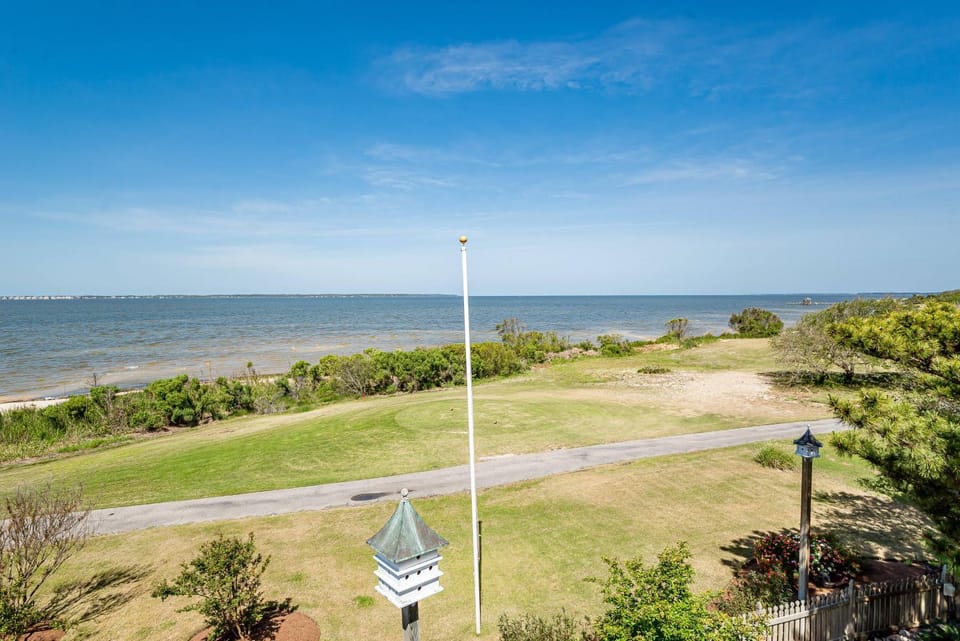 Doggone Perfect - Village at Nags Head, Soundfront, Golf Course View, Pool, Hot Tub, Pets OK, Flex Stays House in Nags Head